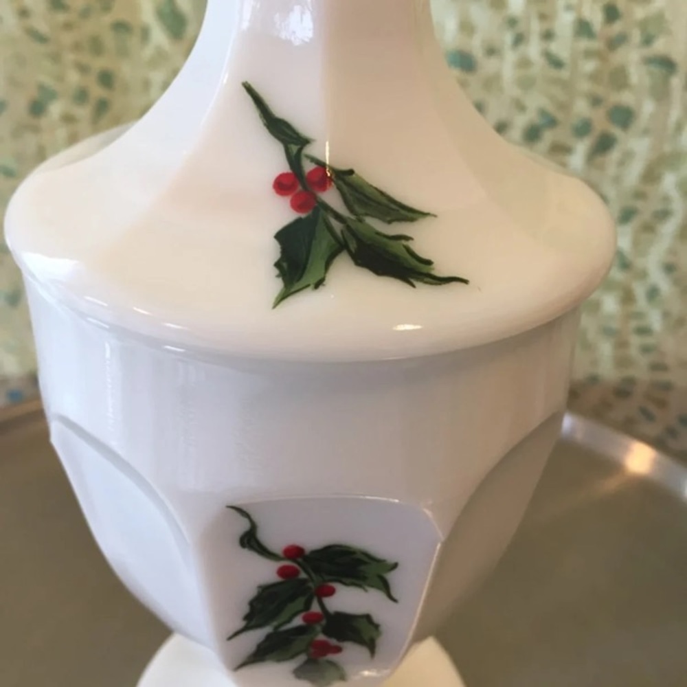 Vintage Westmoreland Milk Glass Candy Dish Holly compote Christmas Holiday - Picture 2 of 6